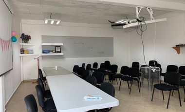 Terreno comercial, construido originalmente para escuela