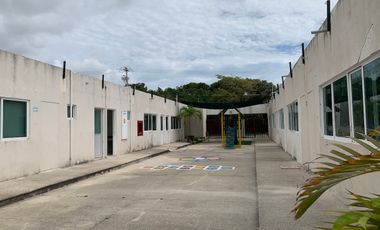 Terreno comercial, construido originalmente para escuela