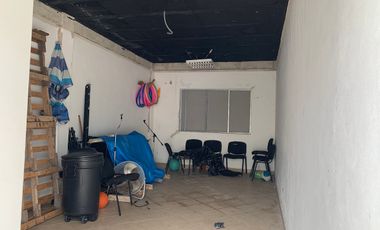 Terreno comercial, construido originalmente para escuela