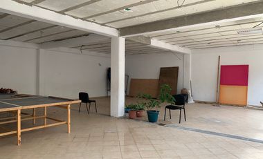 Terreno comercial, construido originalmente para escuela