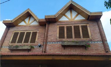 MANUEL LEIVA 2379, entre Fitz Roy y Cerviño, San Justo