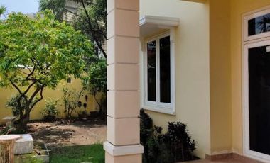 Disewakan Rumah Strategis Lokasi di Nginden Intan Barat, Surabaya