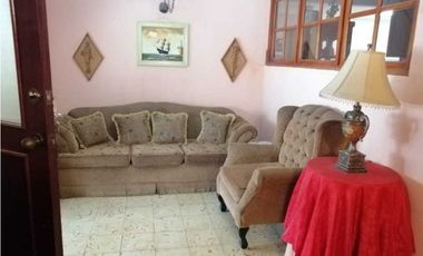 ALQUILER CASA LAS ACACIAS