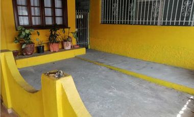 ALQUILER CASA LAS ACACIAS