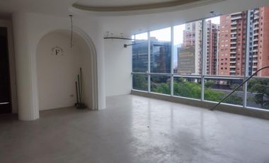 oficina en venta en el poblado, campestre. Cod V10820