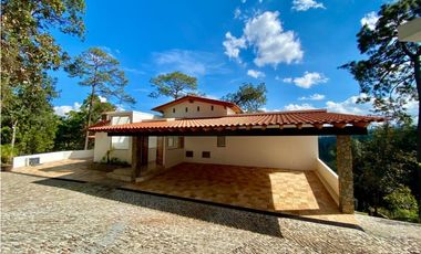 CASA EN VENTA CON VISTA PANORAMICA