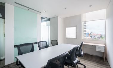 All-inclusive access to professional office space for 4 persons in Regus Panin Tower