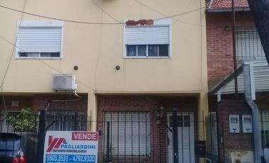 Dúplex en Munro. Muy buena ubicación