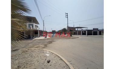 🌟 ¡OPORTUNIDAD ÚNICA PARA INVERSIONISTAS Y CONSTRUCTORES! 🌟

📍 Ubicación Estratégica: R8Jj+Mfg, Piura 20009, Perú, en el dinámico distrito de Veinti