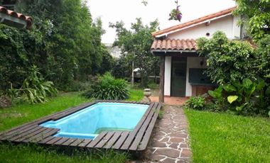 Chalet 4 amb. con pileta y depto de 2 amb al fondo, ideal 2 familias