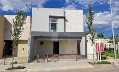 Casa en venta al oriente Fracc. Cantabria Residencial  Modelo Corella 3