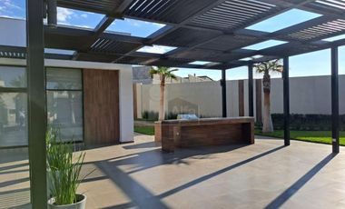 Casa en venta al oriente Fracc. Cantabria Residencial  Modelo Corella 3