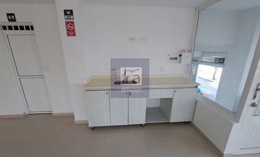 COD. 5303 - SE ARRIENDA LOCAL - BARRIO: CANDILES