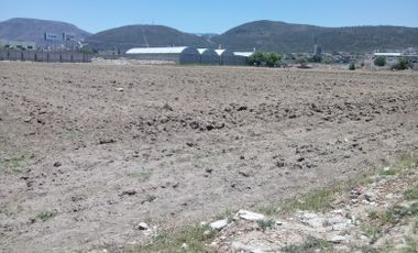 TERRENO EN EXCELENTE UBICACIÓN IDEAL PARA BODEGAS ,A UN COSTADO DE LA TOYOTA.