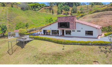 Venta de Casa Campestre en Parcelación El Retiro