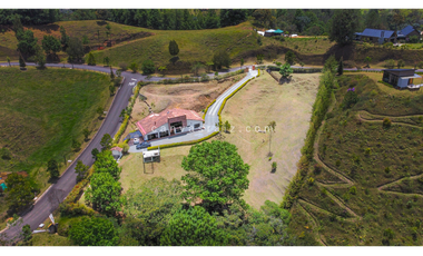 Venta de Casa Campestre en Parcelación El Retiro