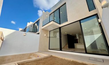 Townhouse en Dzitya, 3 recamaras, 173m2 de construccion