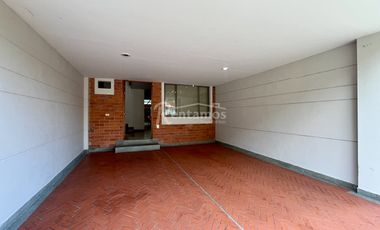 casa en arriendo en cumbres. Cod A776609