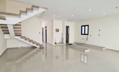 Casa en VENTA de 4 recamaras fracc Lomas Residencial