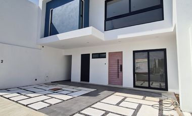 Casa en VENTA de 4 recamaras fracc Lomas Residencial
