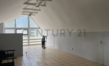 CASA Y LOCAL COMERCIAL EN VENTA FRENTE PLAZA MULCHÉN