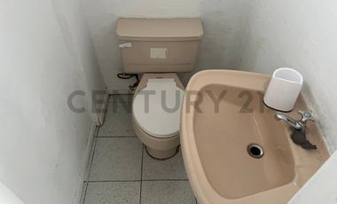 CASA Y LOCAL COMERCIAL EN VENTA FRENTE PLAZA MULCHÉN