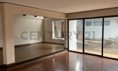 CASA Y LOCAL COMERCIAL EN VENTA FRENTE PLAZA MULCHÉN