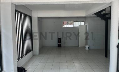 CASA Y LOCAL COMERCIAL EN VENTA FRENTE PLAZA MULCHÉN