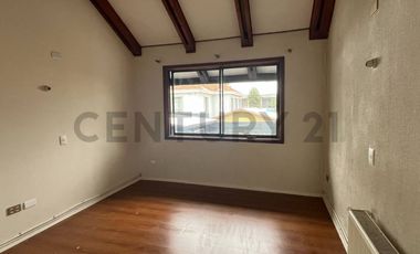 CASA Y LOCAL COMERCIAL EN VENTA FRENTE PLAZA MULCHÉN
