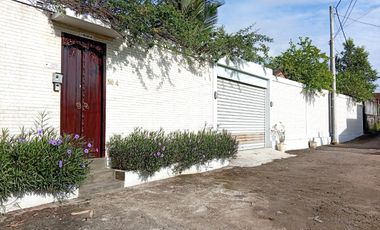 The Ultimate Family Retreat: Homey 6 Bedroom Freehold Villa Near Saba Beach!