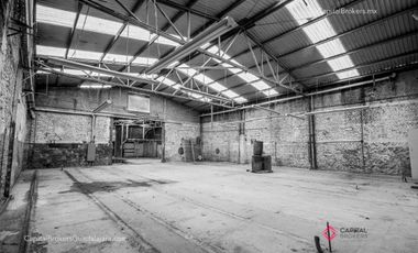 Bodega en zona industrial en Venta