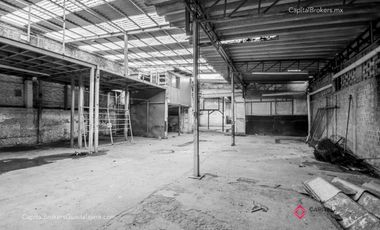 Bodega en zona industrial en Venta