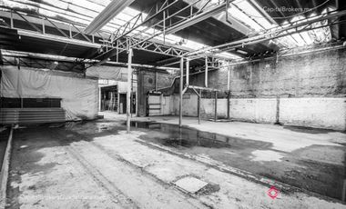 Bodega en zona industrial en Venta