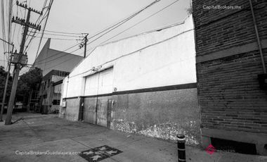 Bodega en zona industrial en Venta