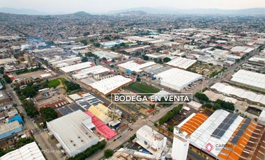 Bodega en zona industrial en Venta