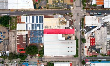 Bodega en zona industrial en Venta