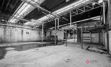 Bodega en zona industrial en Venta
