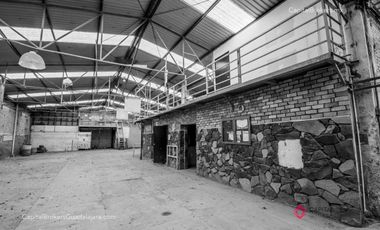 Bodega en zona industrial en Venta