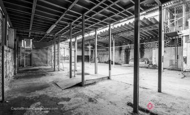 Bodega en zona industrial en Venta
