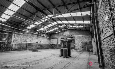 Bodega en zona industrial en Venta
