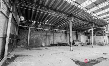 Bodega en zona industrial en Venta