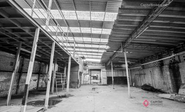 Bodega en zona industrial en Venta