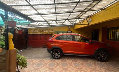 Se Vende Casa Recoleta, cercano a Regimiento Buin