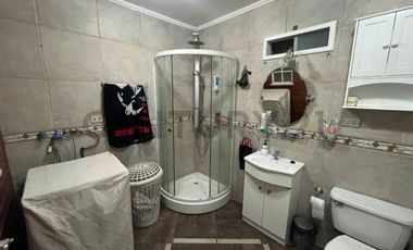 Se Vende Casa Recoleta, cercano a Regimiento Buin