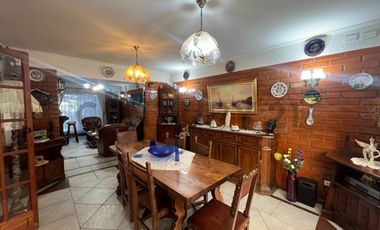 Se Vende Casa Recoleta, cercano a Regimiento Buin
