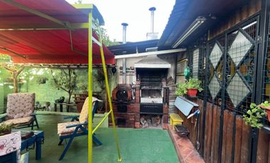 Se Vende Casa Recoleta, cercano a Regimiento Buin