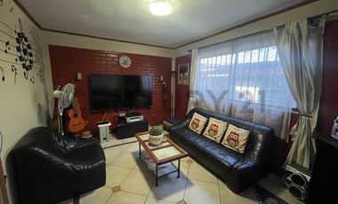 Se Vende Casa Recoleta, cercano a Regimiento Buin