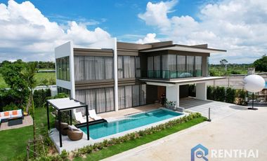 Live the Dream!  Modern Pool Villa in Pattaya with mountain view!