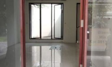 Rumah North West Lake STRATEGIS, SIAP HUNI, ROW 3.5 MOBIL