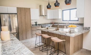 Casas en Venta de 439 m2 de C  y 326m2 de T en  Santiago, NL
